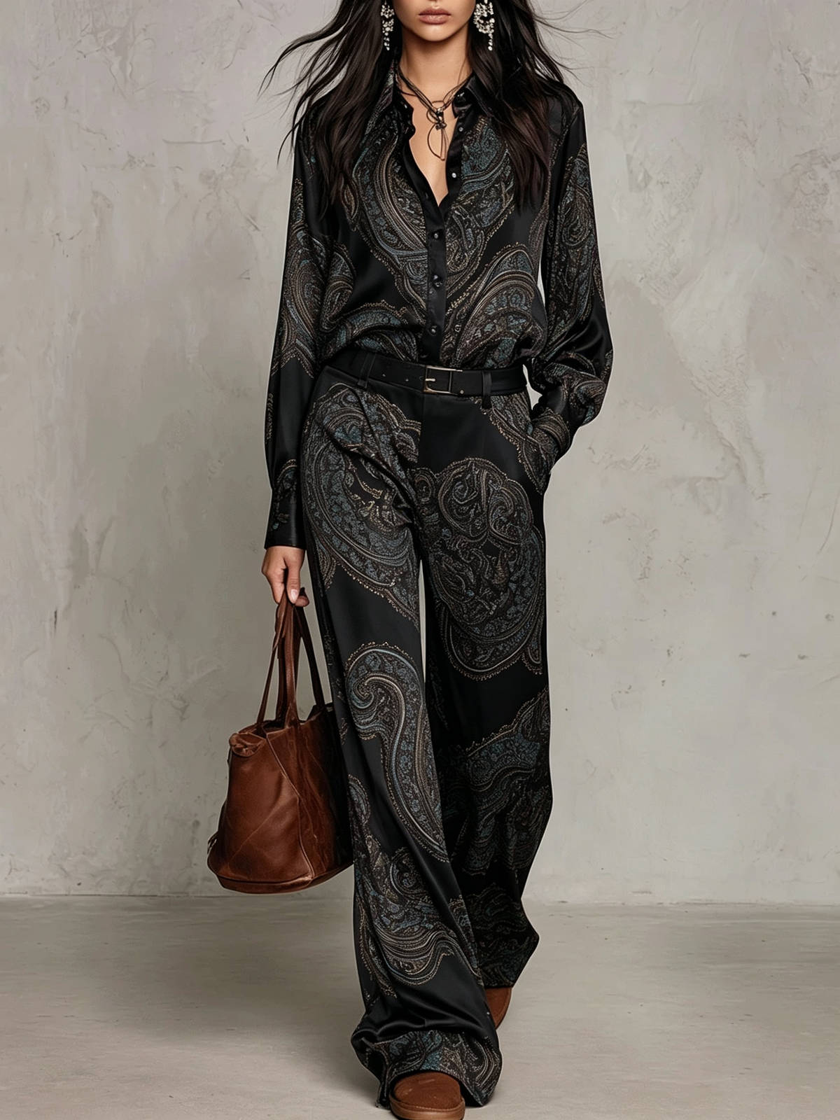 Verena paisley two-piece set in Black